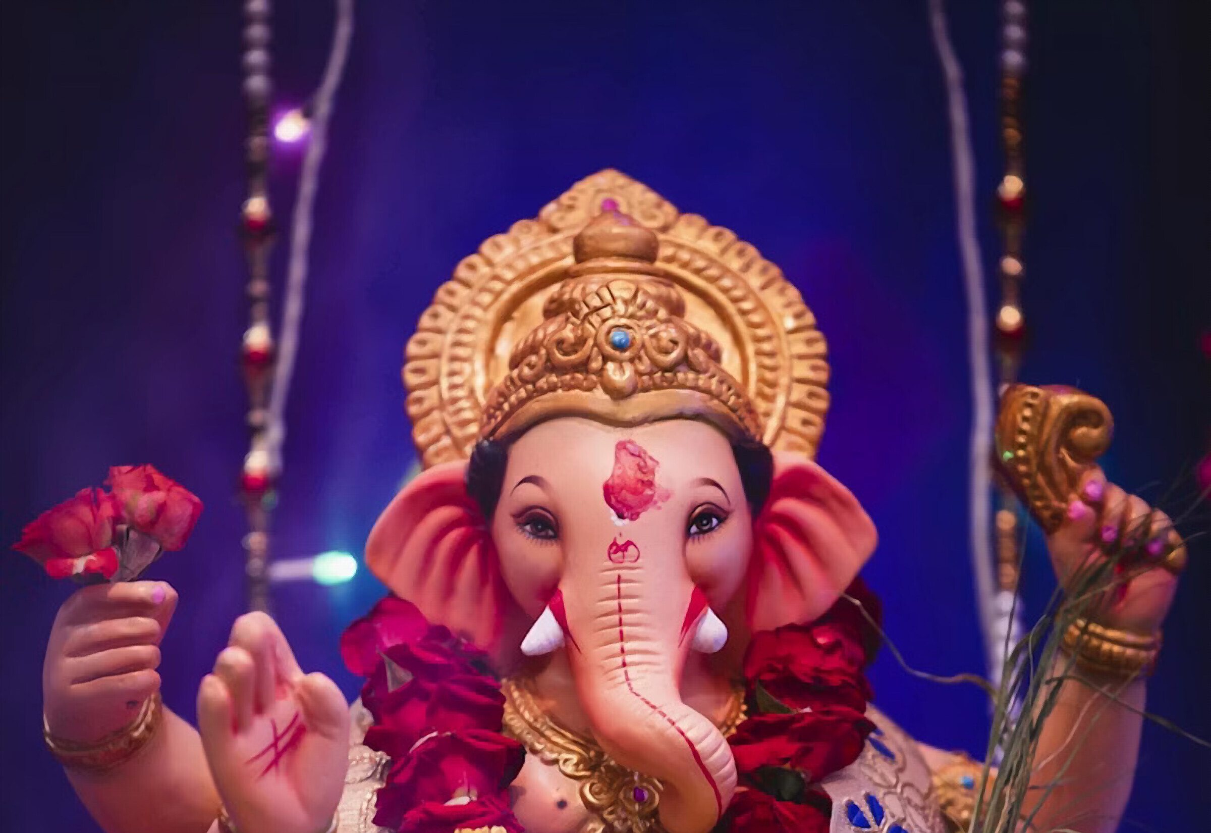 A decorated Ganpati idol